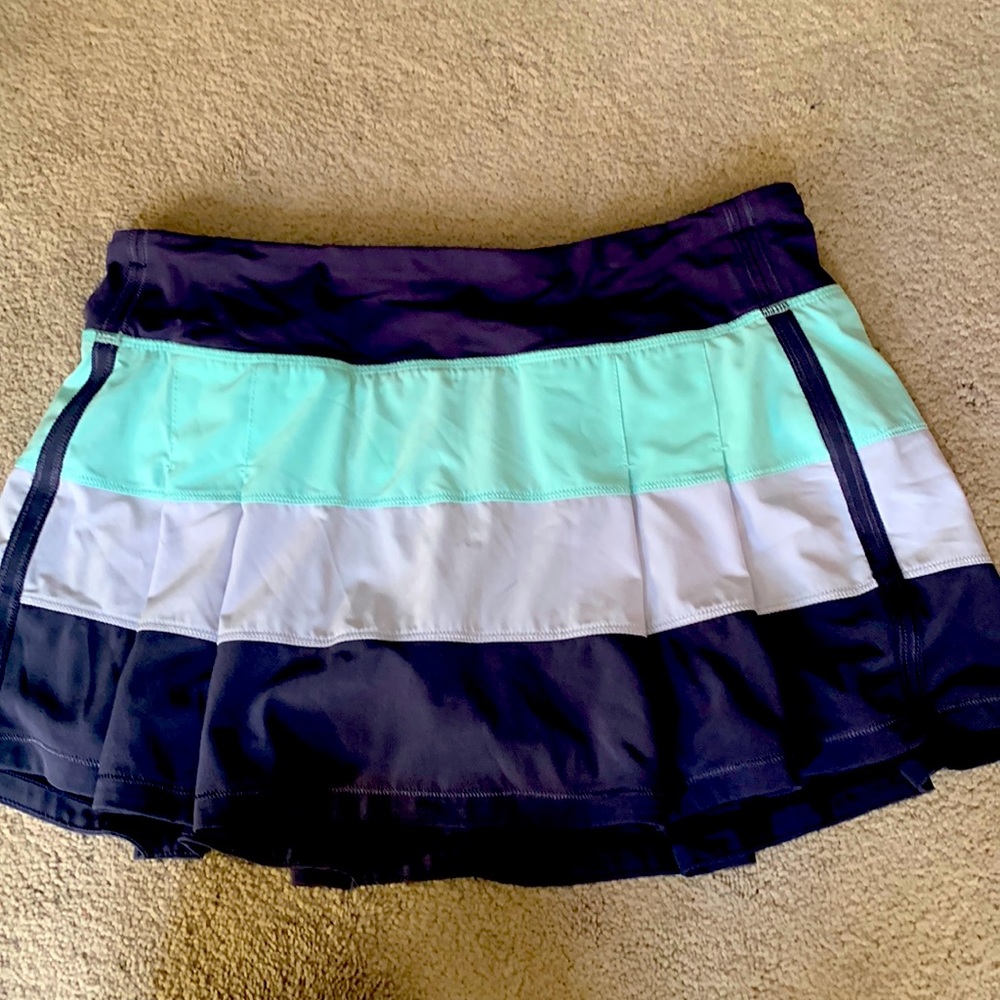 Lulu Lemon Size 8 Skirt. Runs more like a size 6